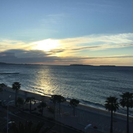 Bord De Mer - Cannes La Bocca Exterior foto
